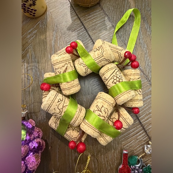 Assorted Wine and Grape Christmas Tree Ornament Set 32 Pieces - Picture 12 of 15